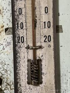 苫小牧駅 温度計